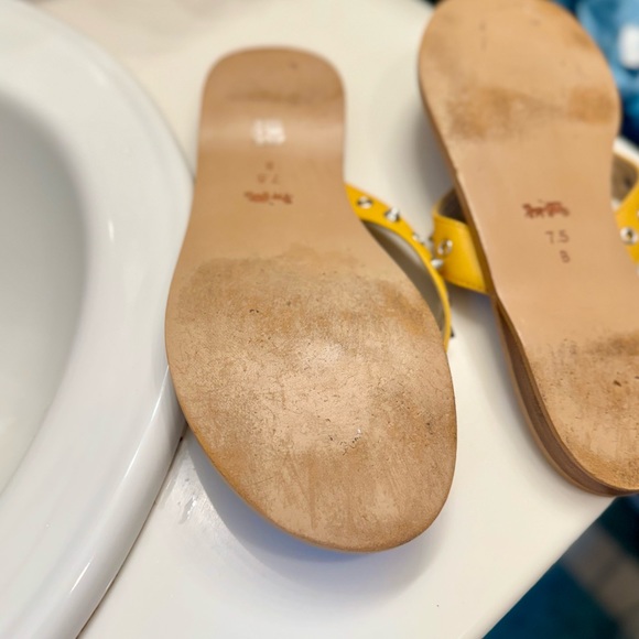 COACH Cottage Yellow Leather Silver Studded Sandals • Women’s Shoes Flip Flops - Picture 15 of 17